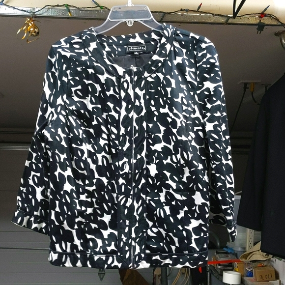 Size medium black and white jacket - Picture 1 of 3
